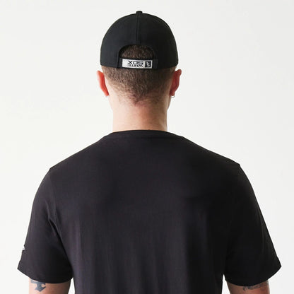 The Male model is wearing Chicago White Sox MLB Regular Black T-Shirt 7