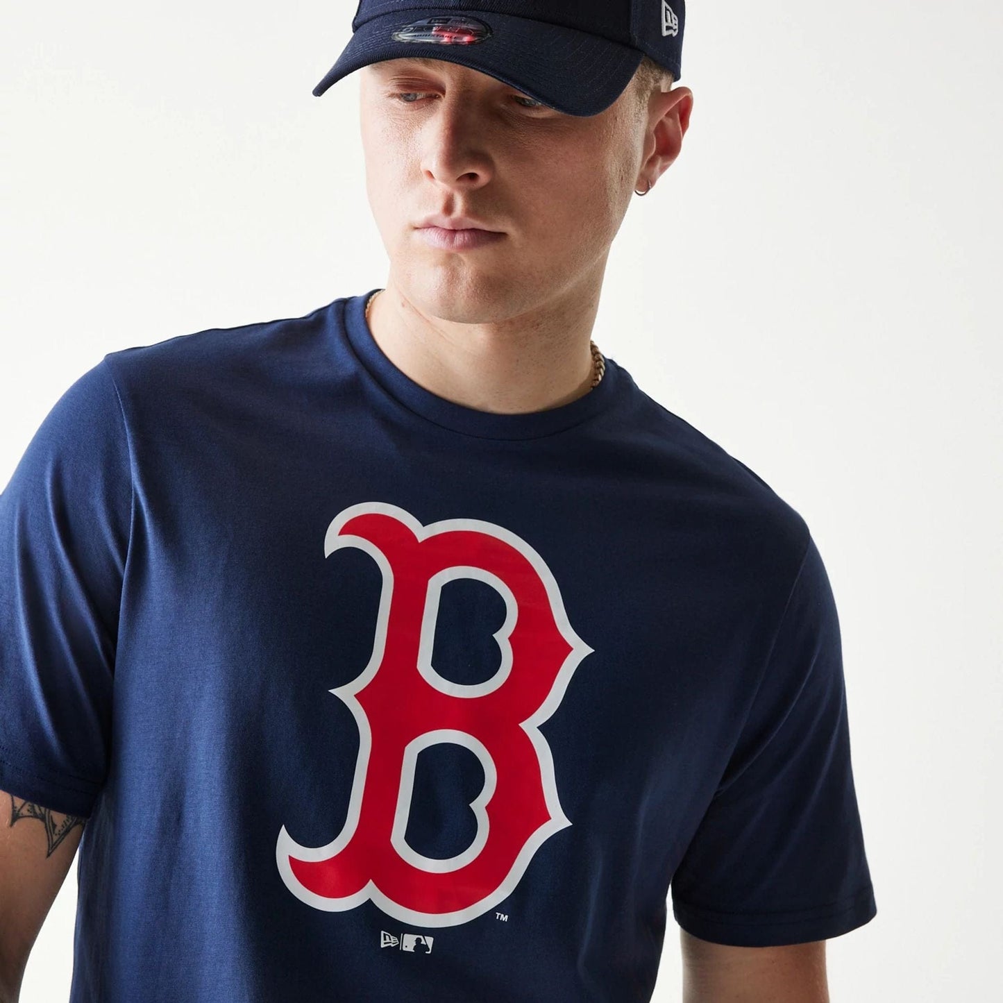 The Male model is wearing Boston Red Sox MLB Regular Dark Blue T-Shirt 3