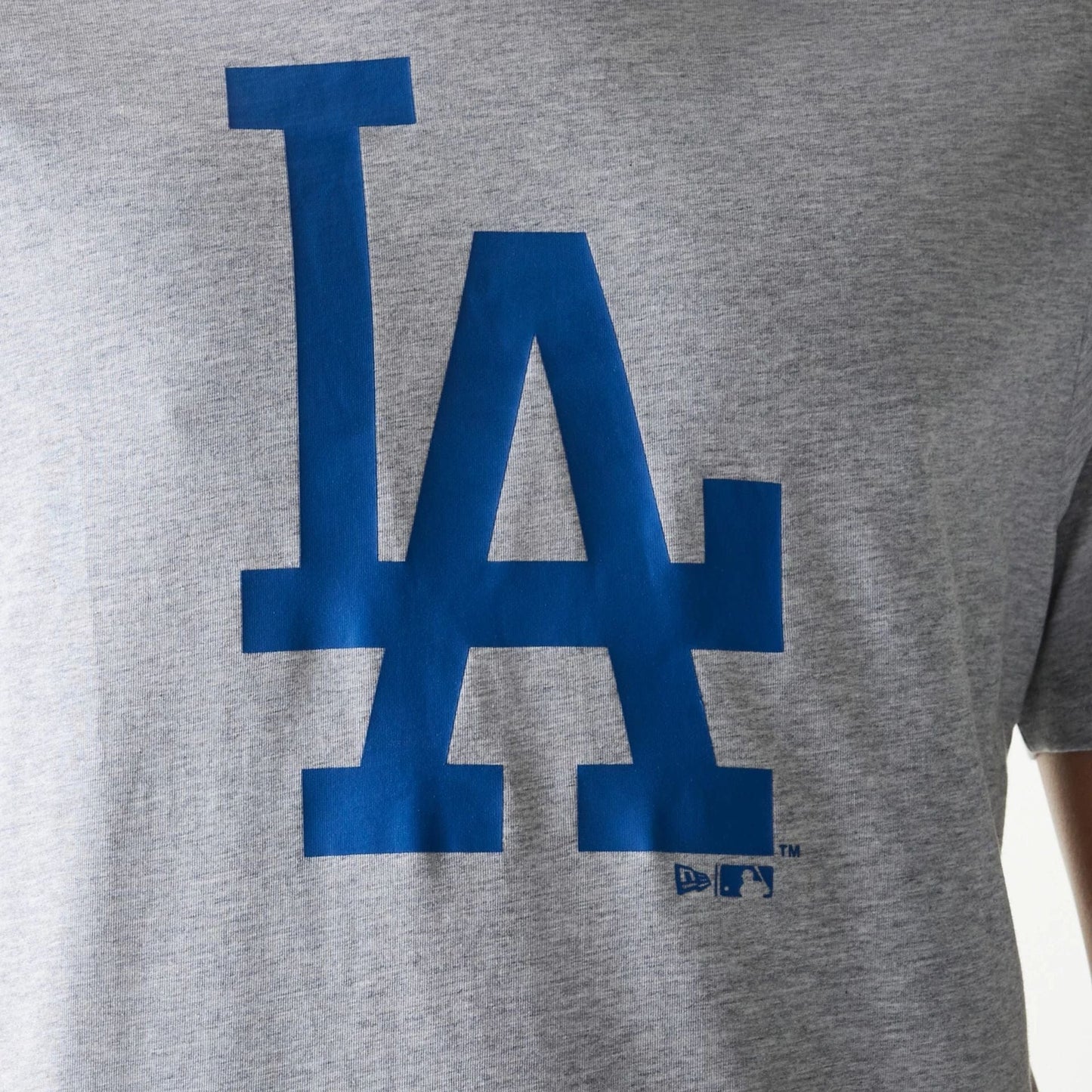 The Male model is wearing LA Dodgers MLB Regular Grey T-Shirt 4