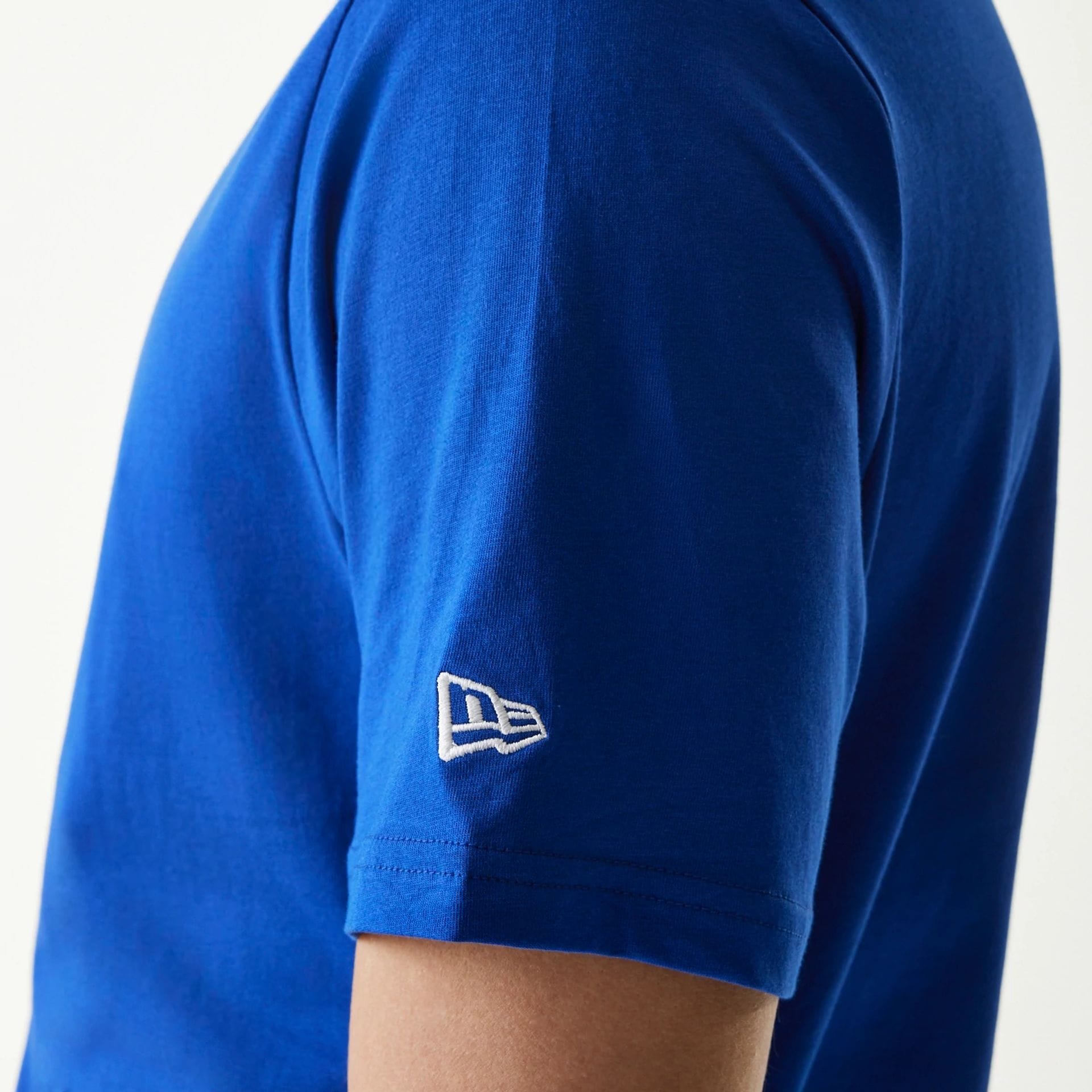 The Male model is wearing Kansas City Royals MLB Regular Blue T-Shirt 6
