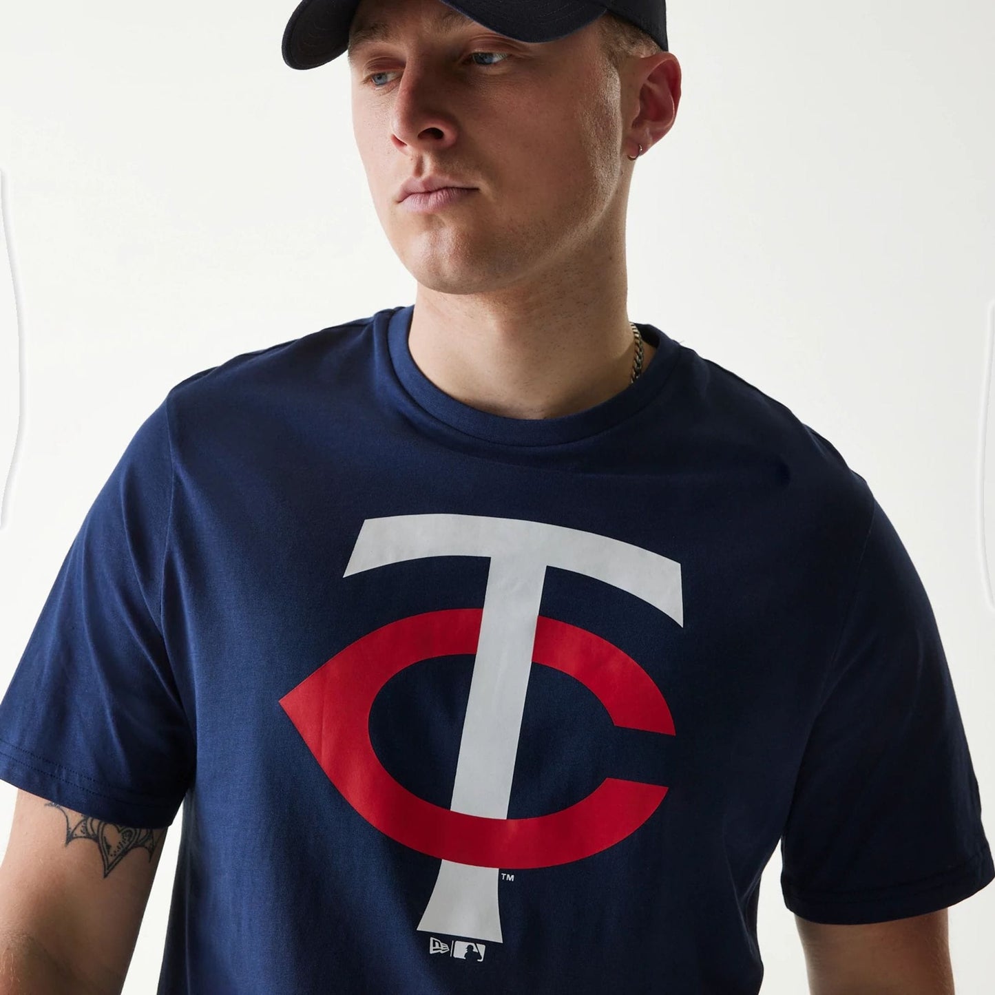The Male model is wearing Minnesota Twins MLB Regular Dark Blue T-Shirt 3