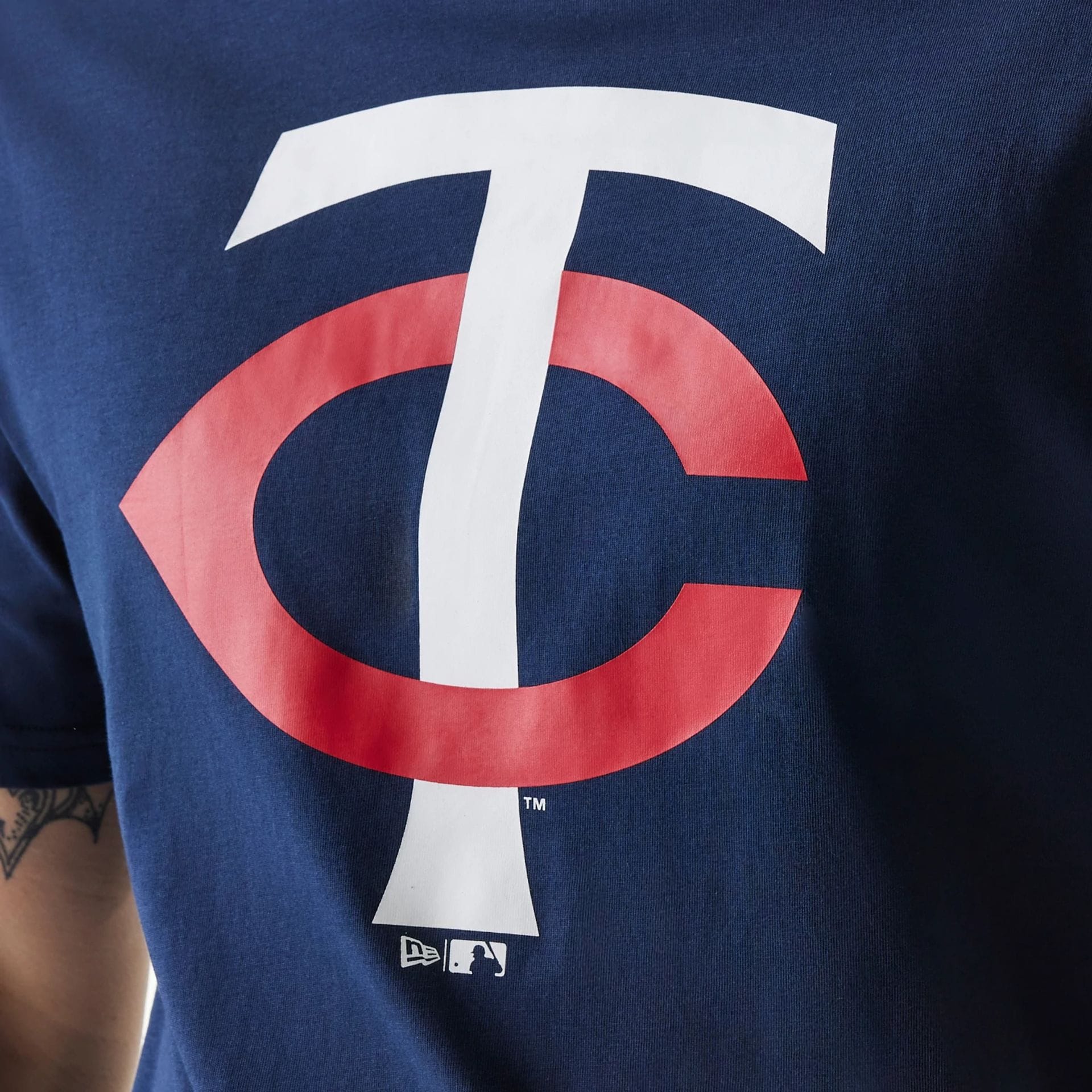 The Male model is wearing Minnesota Twins MLB Regular Dark Blue T-Shirt 4