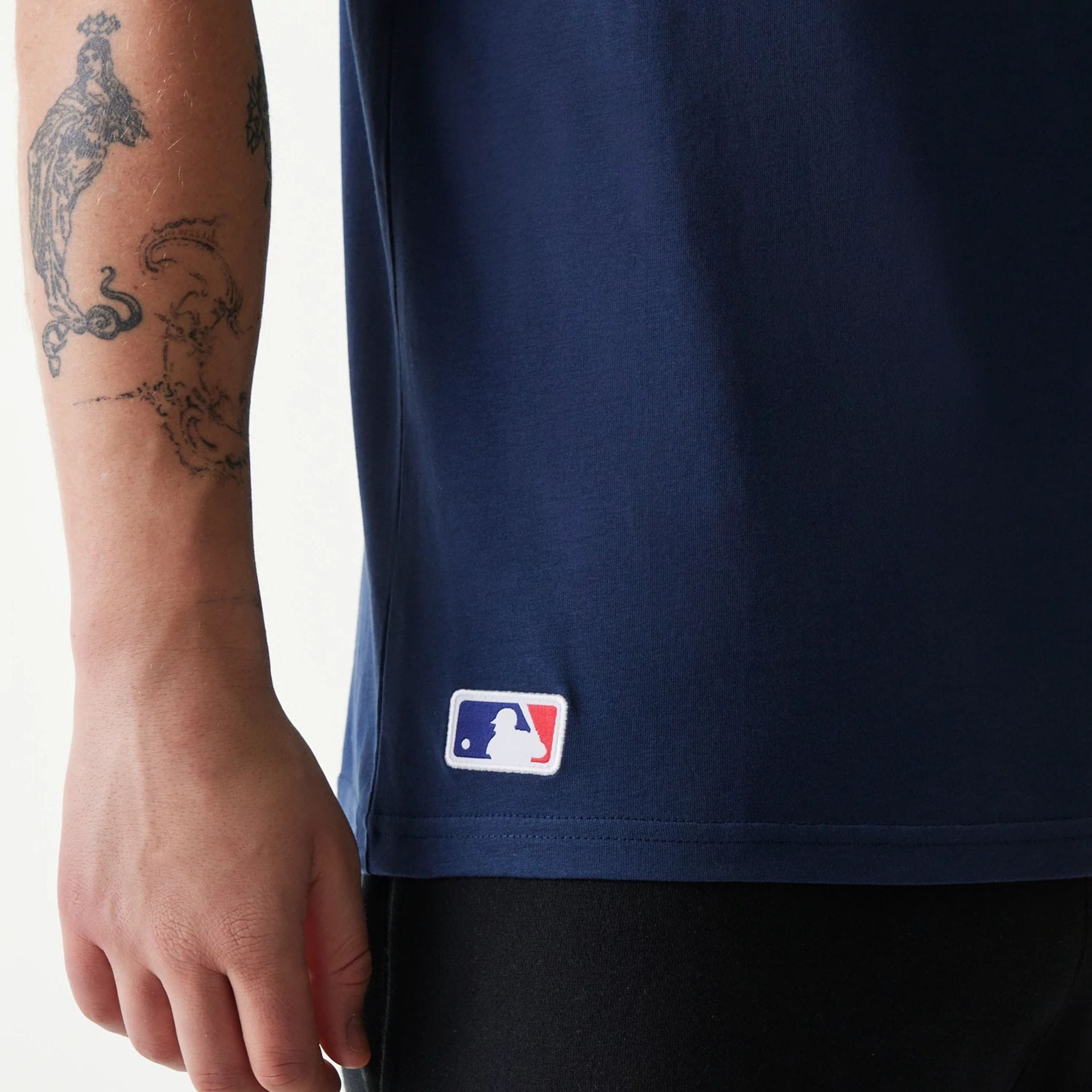 The Male model is wearing Houston Astros MLB Regular Dark Blue T-Shirt 5
