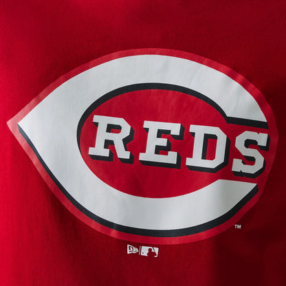 The Male model is wearing Cincinnati Reds MLB Regular Red T-Shirt 4
