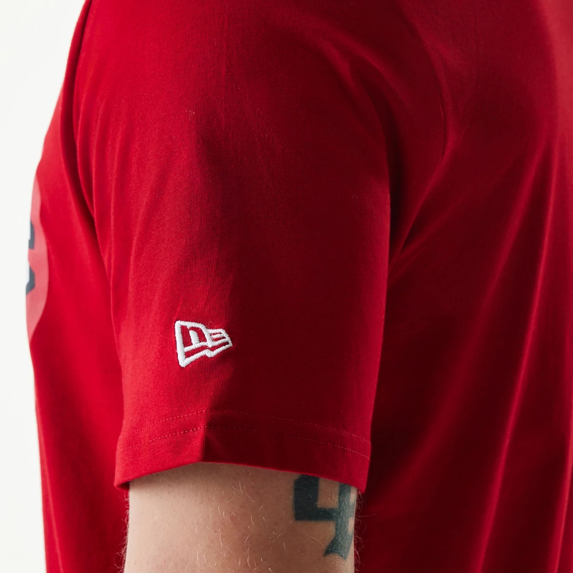 The Male model is wearing Cincinnati Reds MLB Regular Red T-Shirt 6