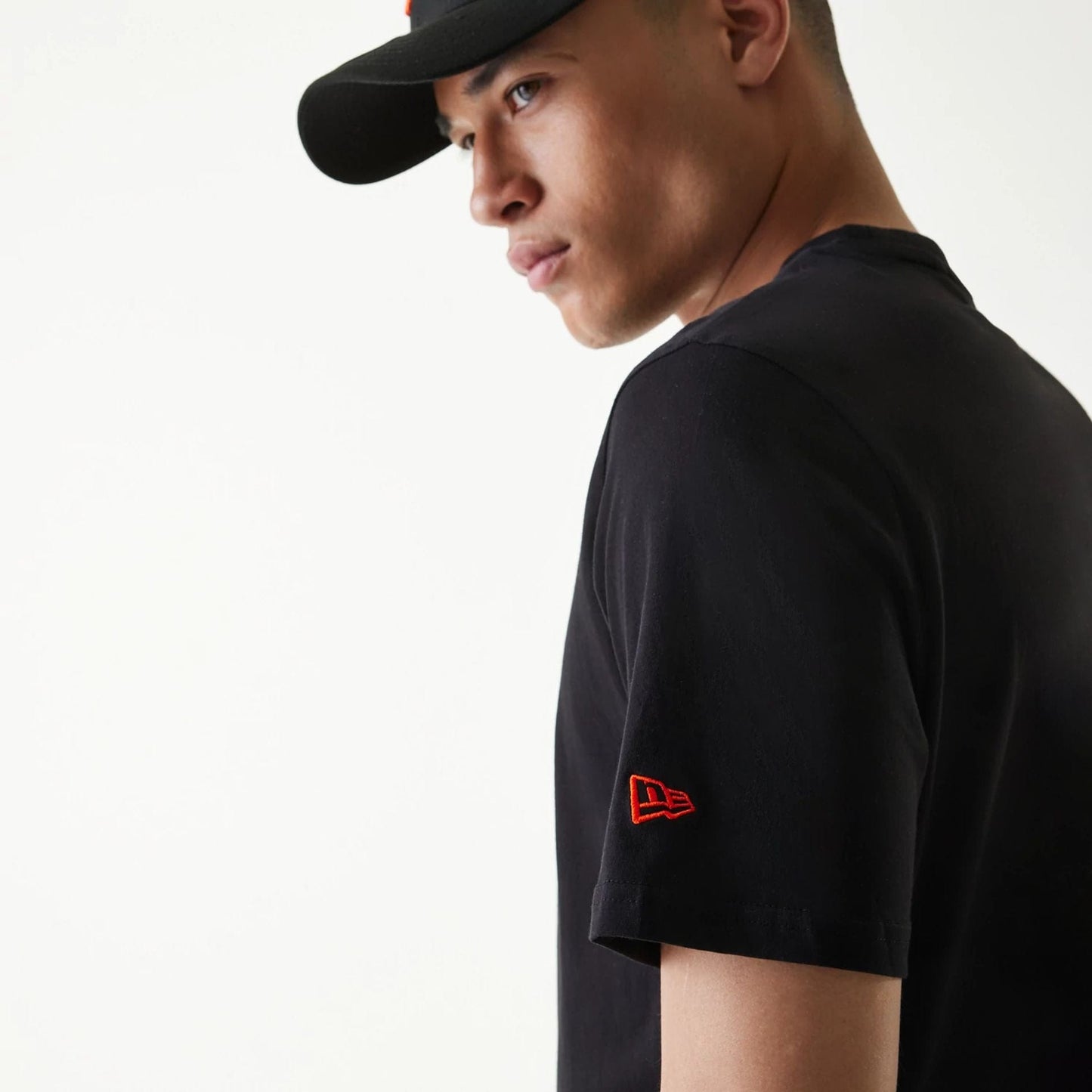 The Male model is wearing San Francisco Giants MLB Regular Black T-Shirt 5