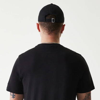 The Male model is wearing Pittsburgh Pirates MLB Regular Black T-Shirt 7