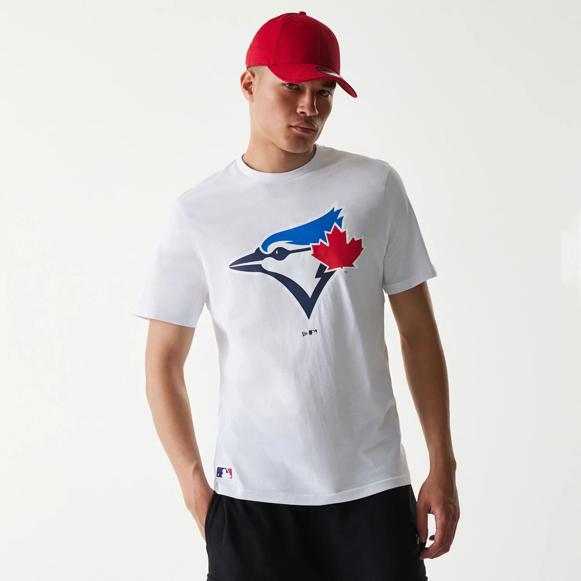 The Male model is wearing Toronto Blue Jays MLB Regular White T-Shirt 1
