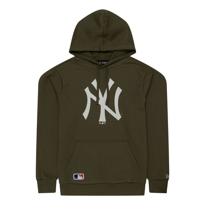 The Male model is wearing New York Yankees MLB Regular Green Pullover Hoodie 1