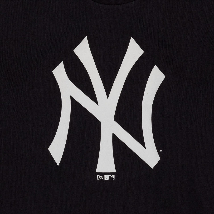 The Male model is wearing New York Yankees MLB Regular Navy Crew Neck Sweater 3