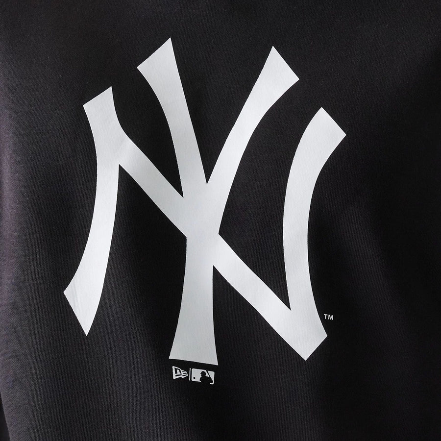 The Male model is wearing New York Yankees MLB Regular Black Crew Neck Sweater 4