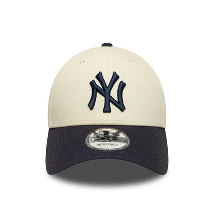 This is a New York Yankees Colour Block Cream 9FORTY Adjustable Cap 2