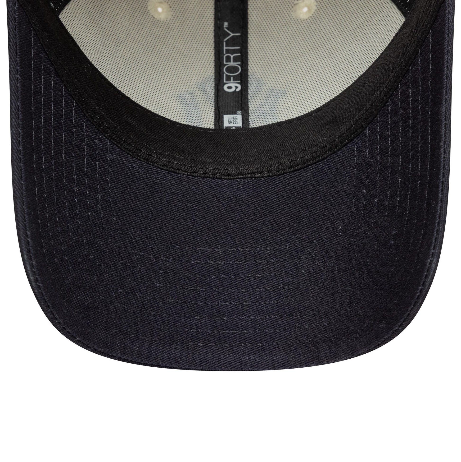 This is a New York Yankees Colour Block Cream 9FORTY Adjustable Cap 5