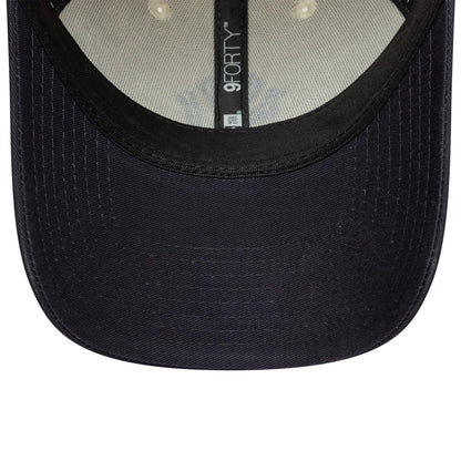 This is a New York Yankees Colour Block Cream 9FORTY Adjustable Cap 5