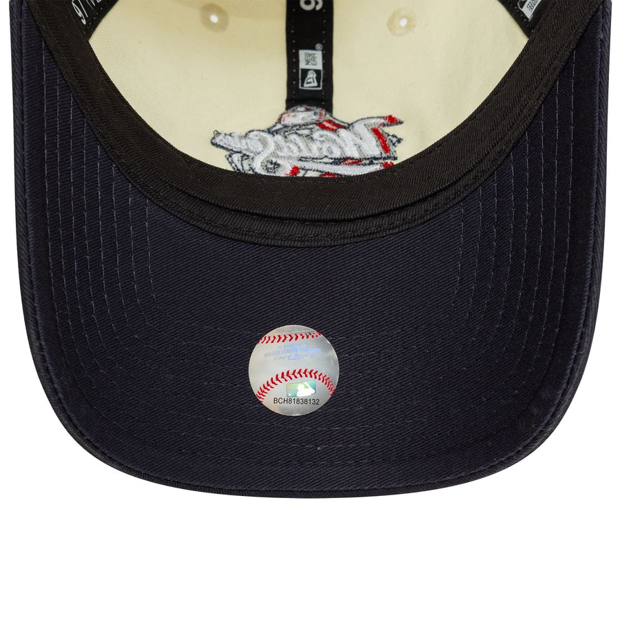 This is a New York Yankees World Series Patch Cream 9TWENTY Adjustable Cap 5