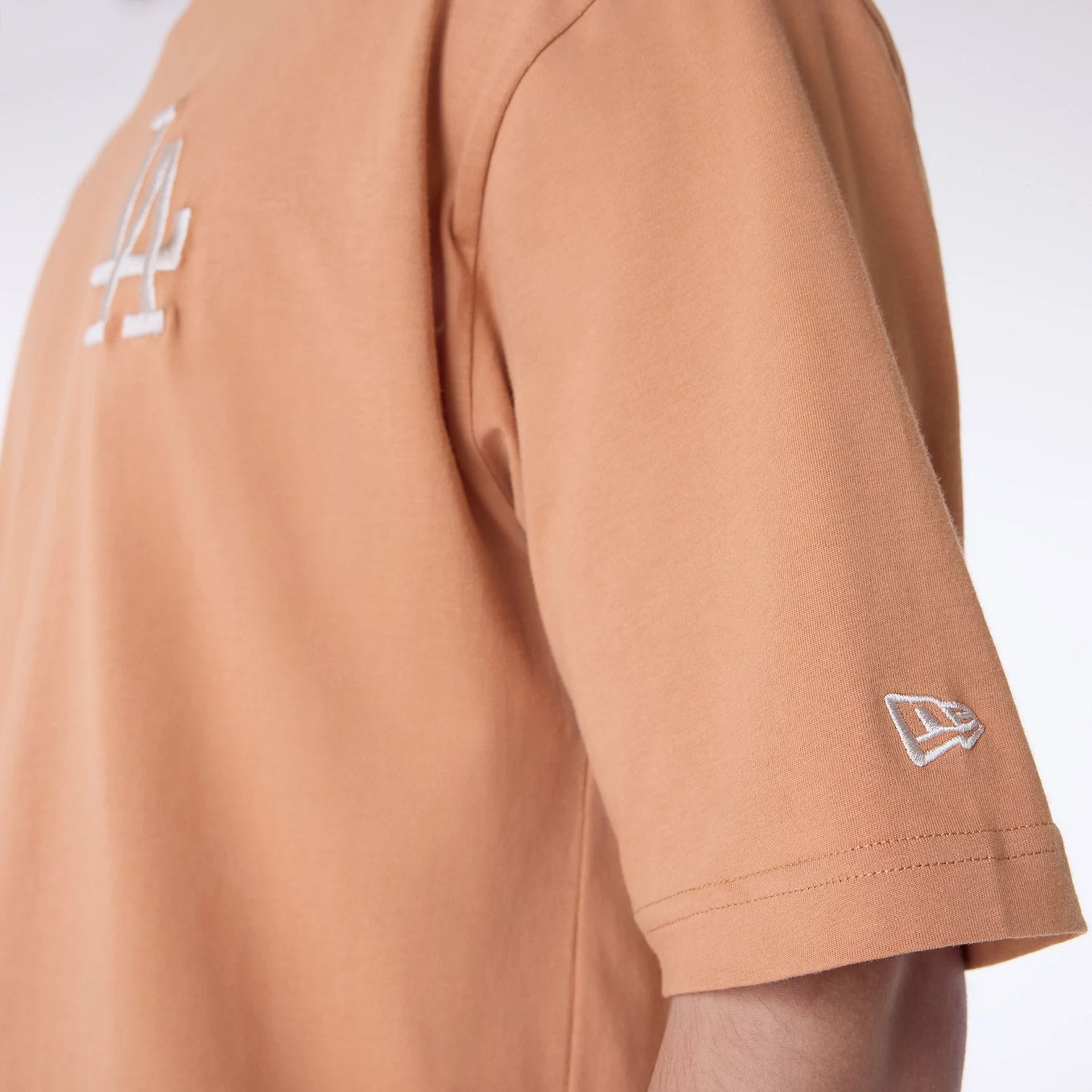 The Male model is wearing LA Dodgers MLB League Essential Dark Beige Oversized T-Shirt 7