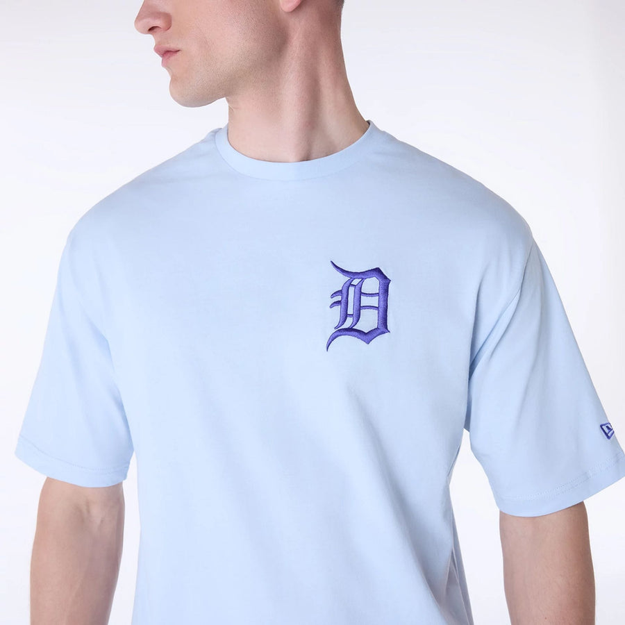 The Male model is wearing Detroit Tigers MLB League Essential Pastel Blue Oversized T-Shirt 6
