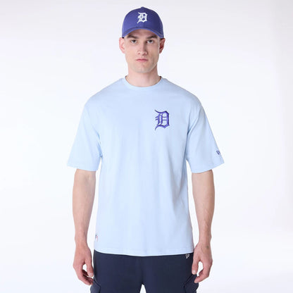The Male model is wearing Detroit Tigers MLB League Essential Pastel Blue Oversized T-Shirt 1