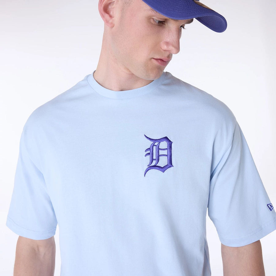 The Male model is wearing Detroit Tigers MLB League Essential Pastel Blue Oversized T-Shirt 3