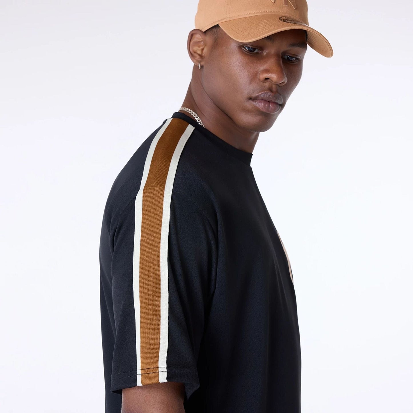 The Male model is wearing New York Yankees MLB Floral Black Oversized T-Shirt 4