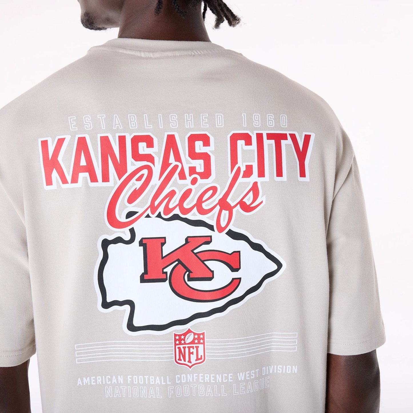 The Male model is wearing Kansas City Chiefs NFL Graphic Cream T-Shirt 6