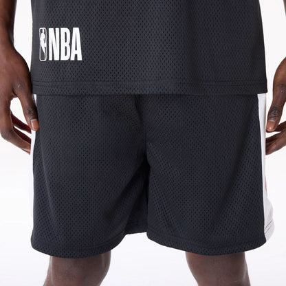 The Male model is wearing Chicago Bulls NBA Graphic Black Mesh Shorts 2