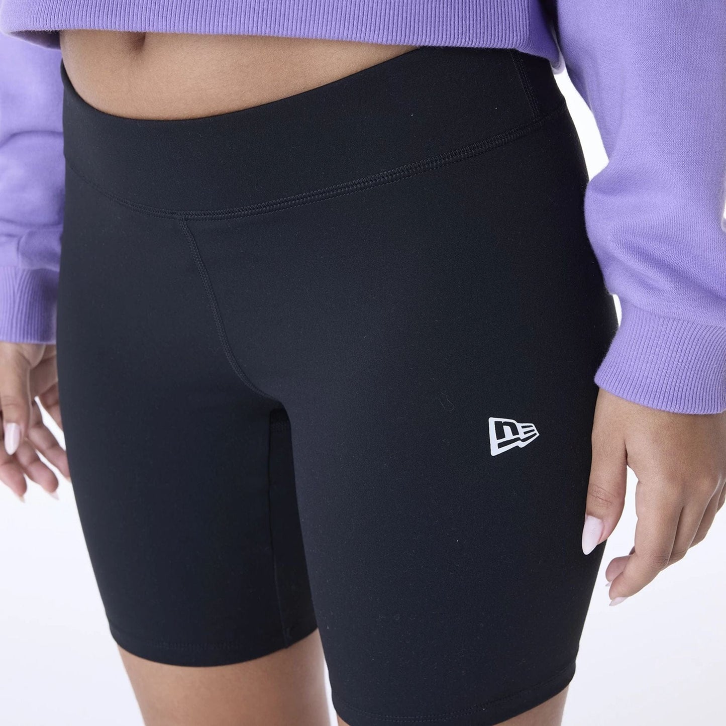 The Female model is wearing New York Yankees Womens MLB League Essential Black Cycling Shorts 4
