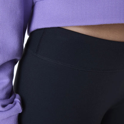 The Female model is wearing New York Yankees Womens MLB League Essential Black Cycling Shorts 5