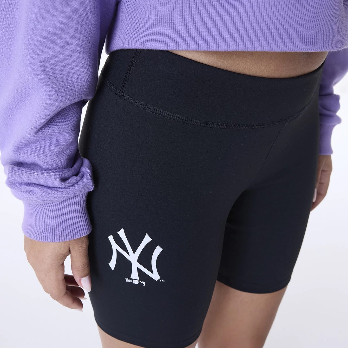 The Female model is wearing New York Yankees Womens MLB League Essential Black Cycling Shorts 6