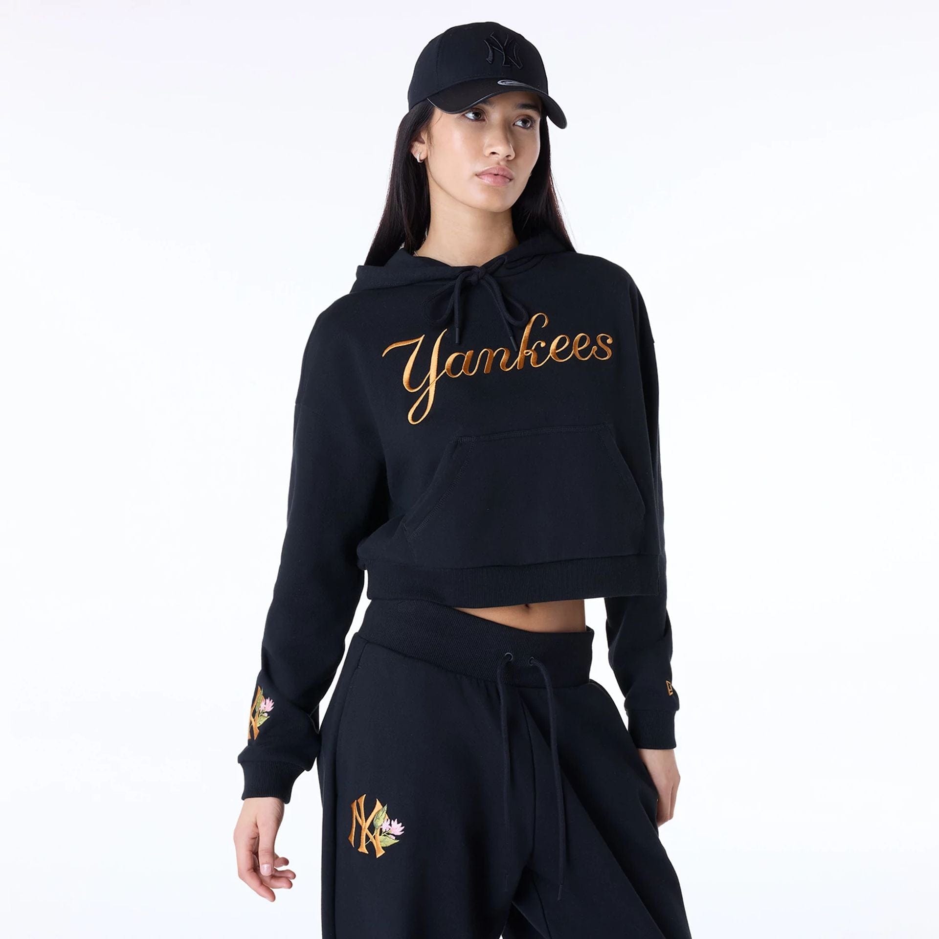 ☆MLB Korea☆ Women's Basic Ribbed Crop Hoodie NY Black Basic Small Logo Crop Hoodie NY Yankees Black S - Yamibuy.com