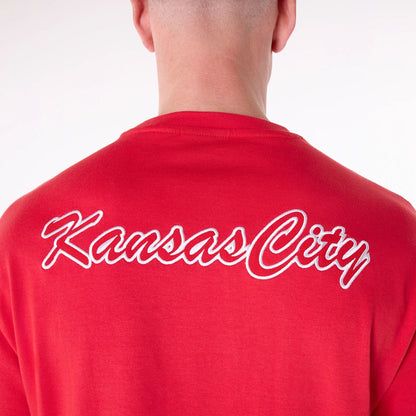 The Male model is wearing Kansas City Chiefs NFL Heritage Red Oversized T-Shirt 4