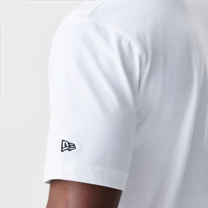 The Male model is wearing Chicago White Sox Throwback Prep White T-Shirt 4