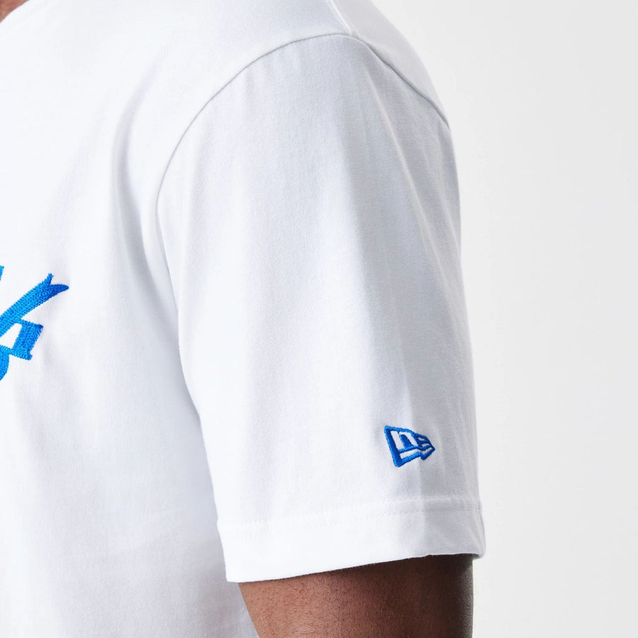 The Male model is wearing New York Knicks Throwback Prep White T-Shirt 4