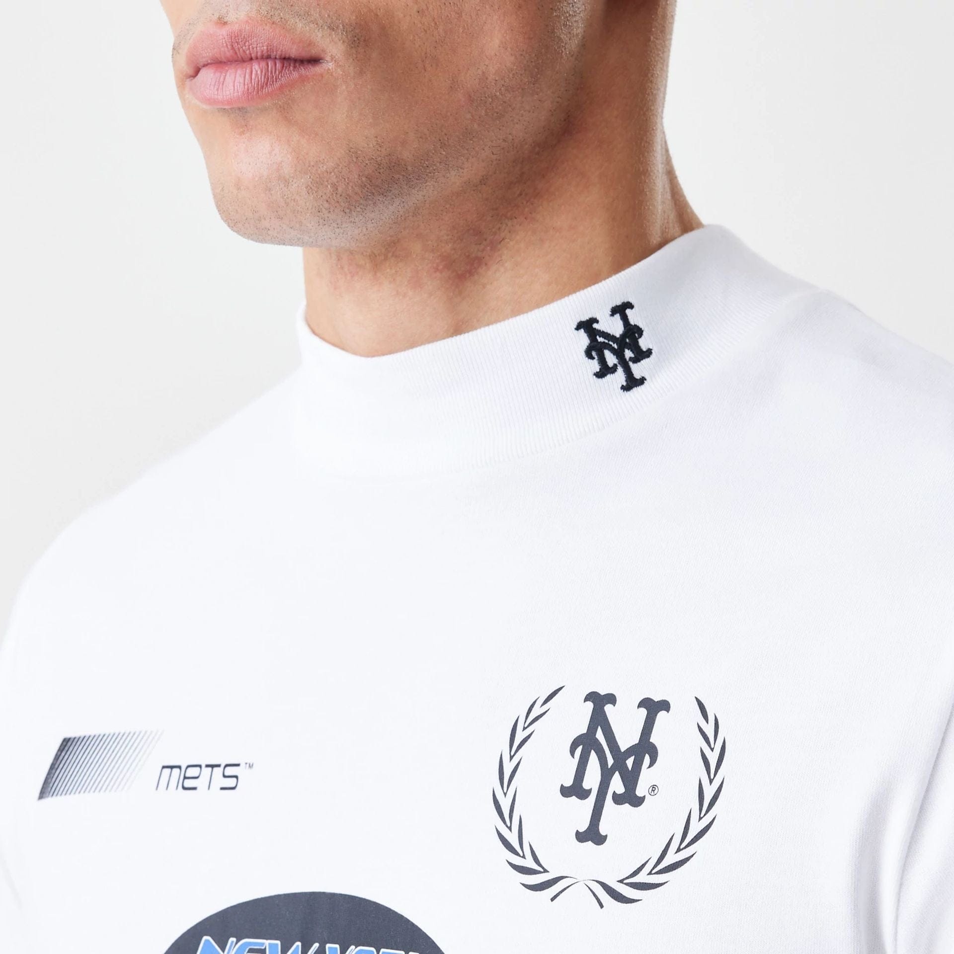 The Male model is wearing New York Mets Modern Driver White Long Sleeve T-Shirt 2