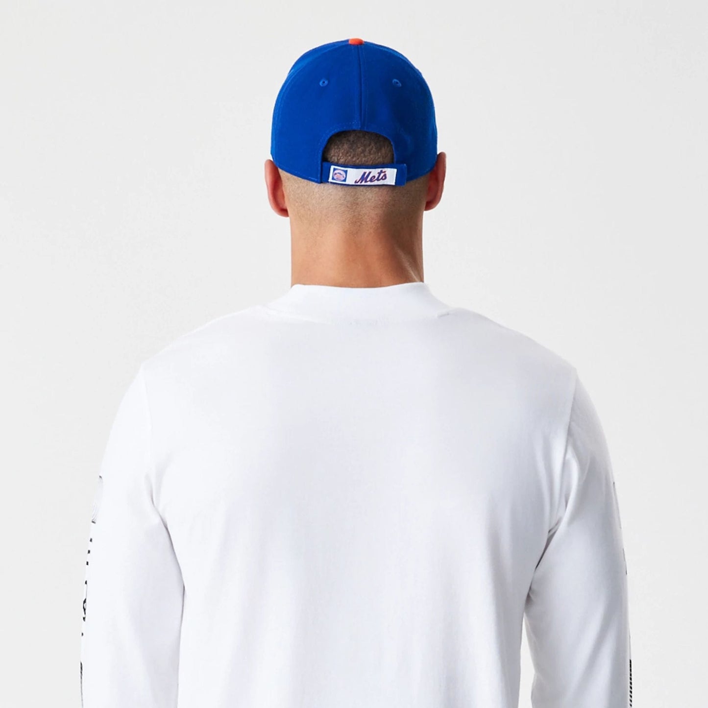 The Male model is wearing New York Mets Modern Driver White Long Sleeve T-Shirt 5