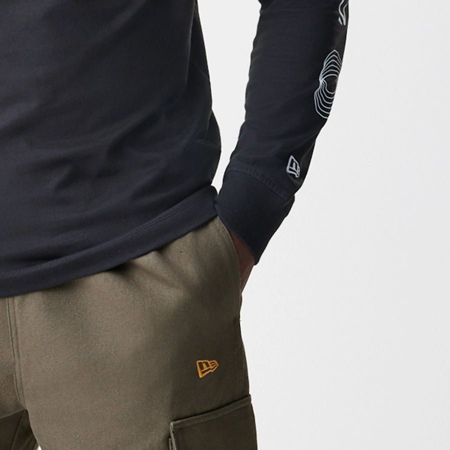 The Male model is wearing Chicago White Sox Modern Driver Black Long Sleeve T-Shirt 5