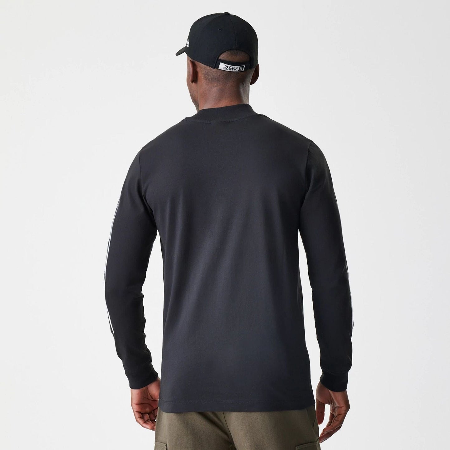 The Male model is wearing Chicago White Sox Modern Driver Black Long Sleeve T-Shirt 4