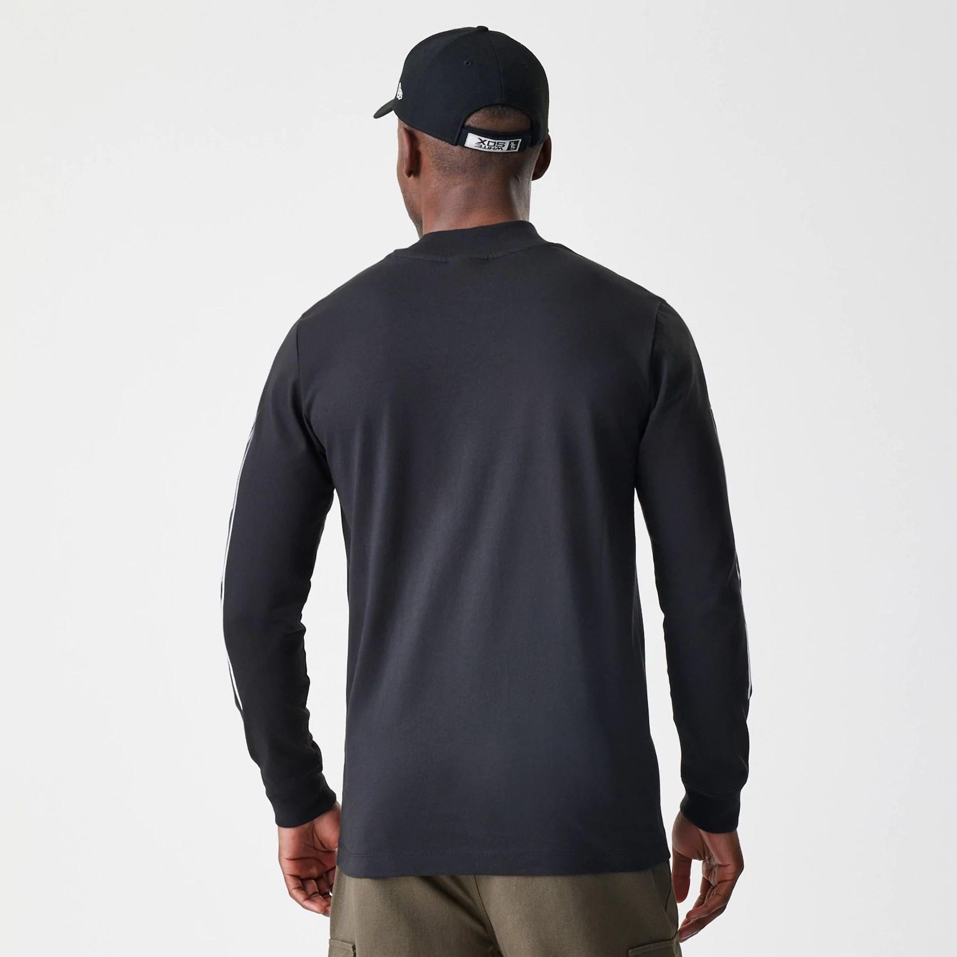 The Male model is wearing Chicago White Sox Modern Driver Black Long Sleeve T-Shirt 4