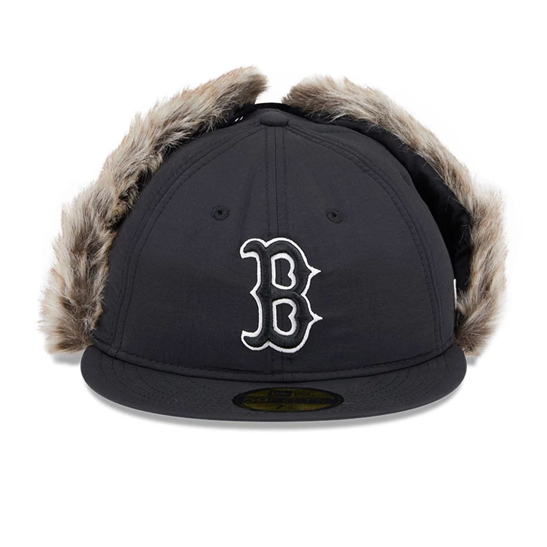 This is a Boston Red Sox Winter Dog Ear Black Retro Crown 59FIFTY Fitted Cap 3