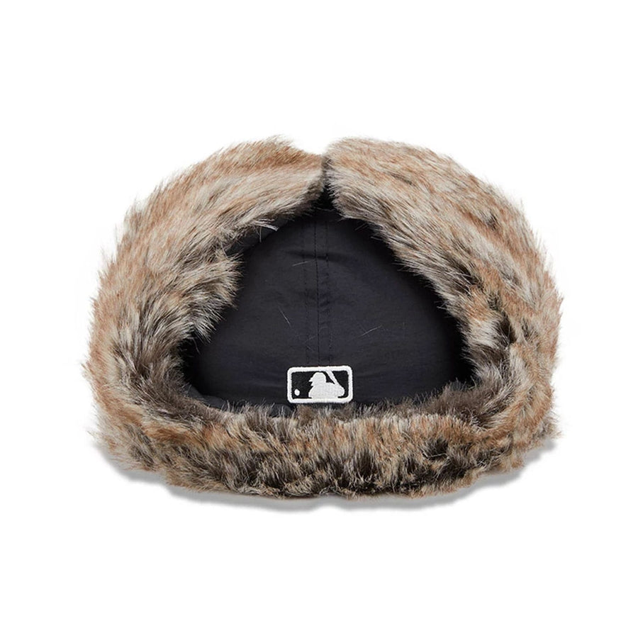 This is a Boston Red Sox Winter Dog Ear Black Retro Crown 59FIFTY Fitted Cap 7