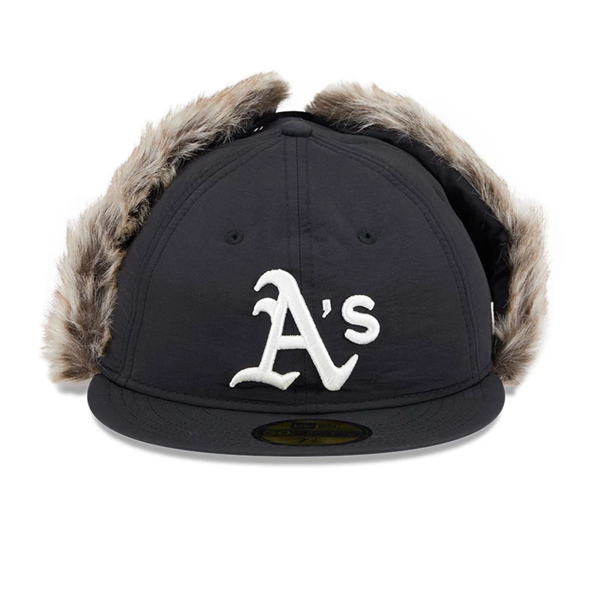 This is a Oakland Athletics Winter Dog Ear Black Retro Crown 59FIFTY Fitted Cap 2