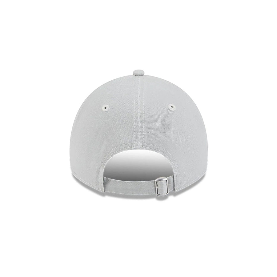 This is a Chicago White Sox Spring Training Fan Pack 2025 Light Grey 9TWENTY Adjustable Cap 6