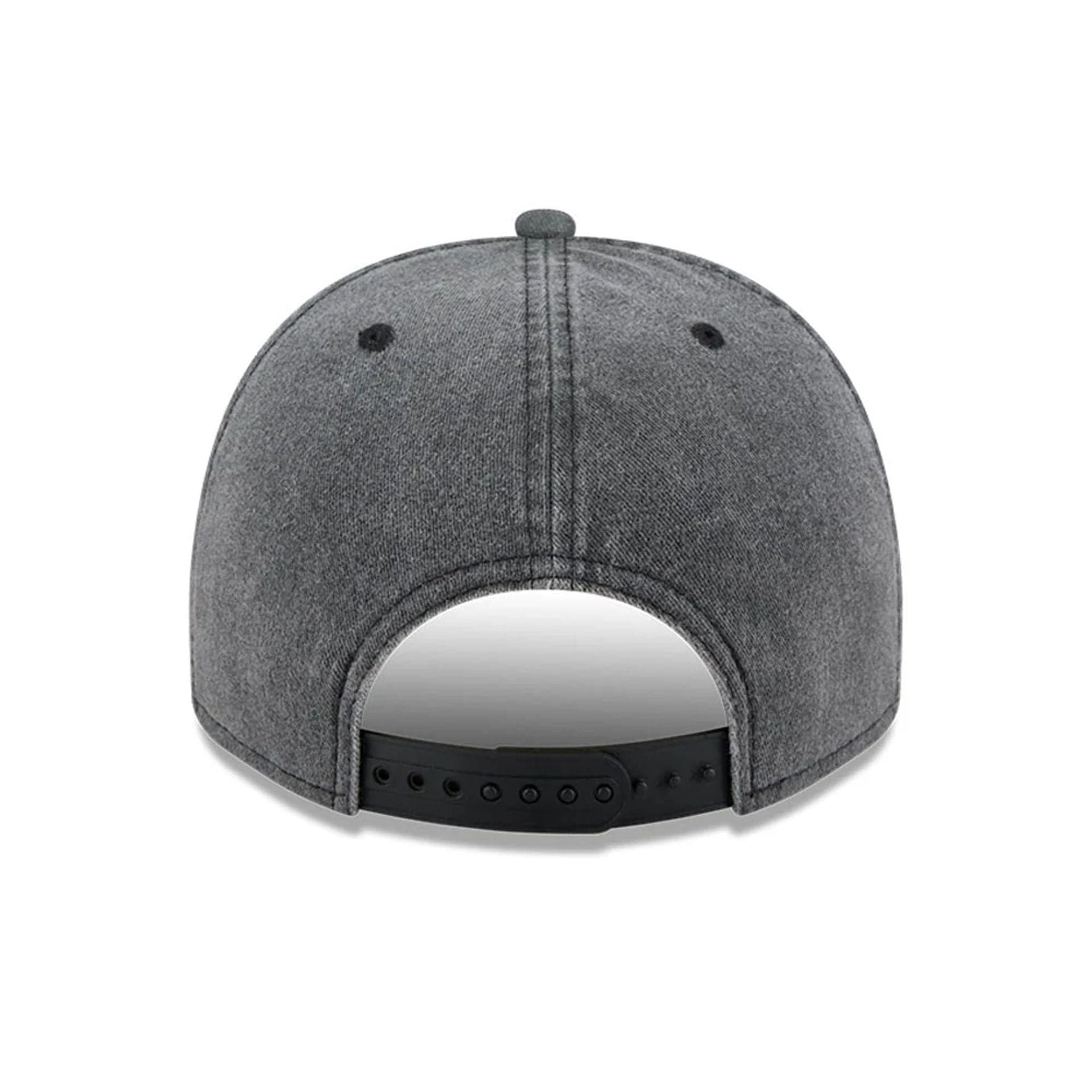 This is a Chicago Blackhawks NHL Washed Black 9FIFTY A-Frame Adjustable Cap 7