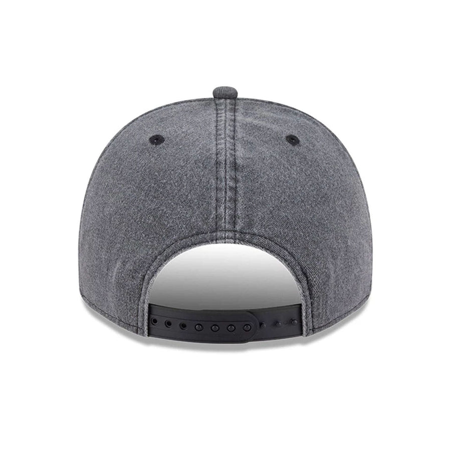 This is a Toronto Maple Leafs NHL Washed Black 9FIFTY A-Frame Adjustable Cap 7