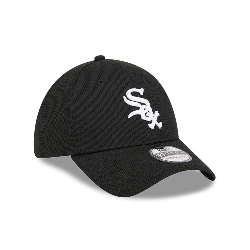 Pictured is this MLB Evergreen Chicago White Sox 39THIRTY Stretch Fit cap in black. 3