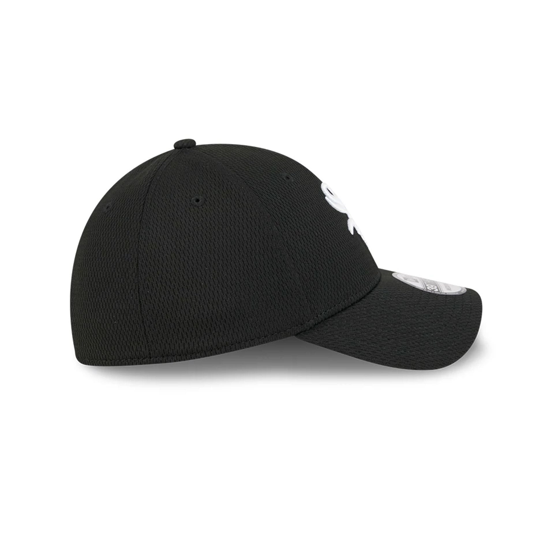 Pictured is this MLB Evergreen Chicago White Sox 39THIRTY Stretch Fit cap in black. 6