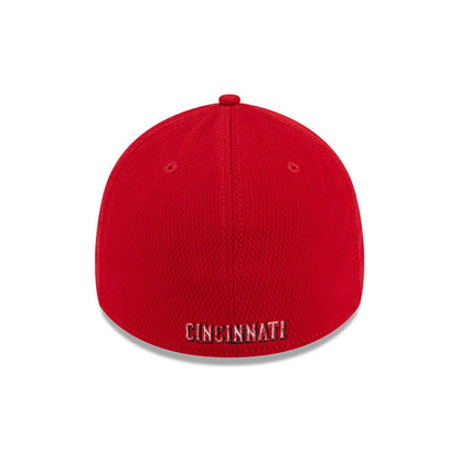 Pictured is this MLB Evergreen Cincinnati Reds 39THIRTY Stretch Fit cap in red. 4