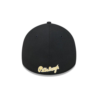 Pictured is this MLB Evergreen Pittsburgh Pirates 39THIRTY Stretch Fit cap in black. 6