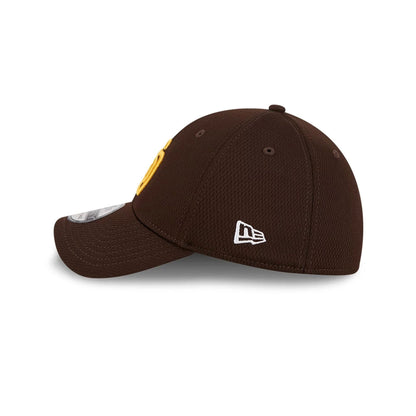 Pictured is this MLB Evergreen San Diego Padres 39THIRTY Stretch Fit cap in dark brown. 5
