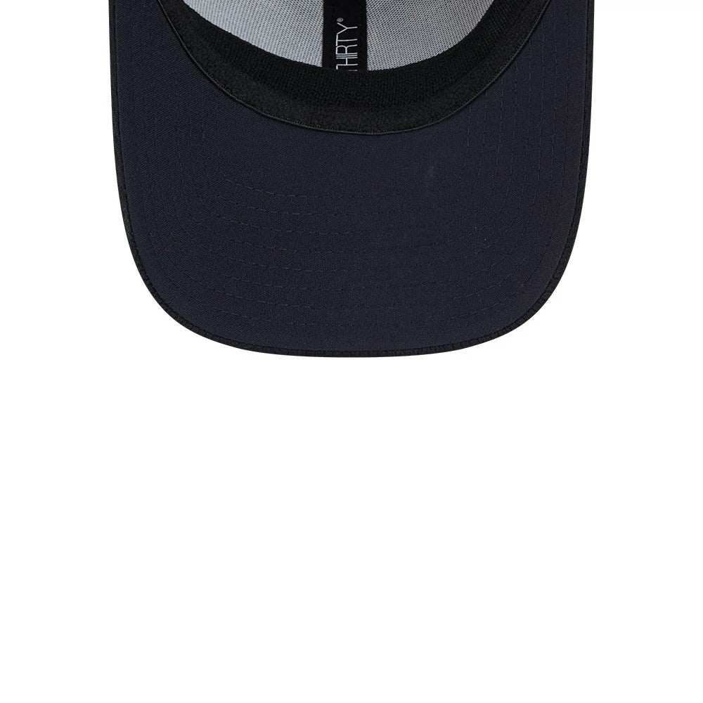 Pictured is this MLB Evergreen Seattle Mariners 39THIRTY Stretch Fit cap in navy. 6